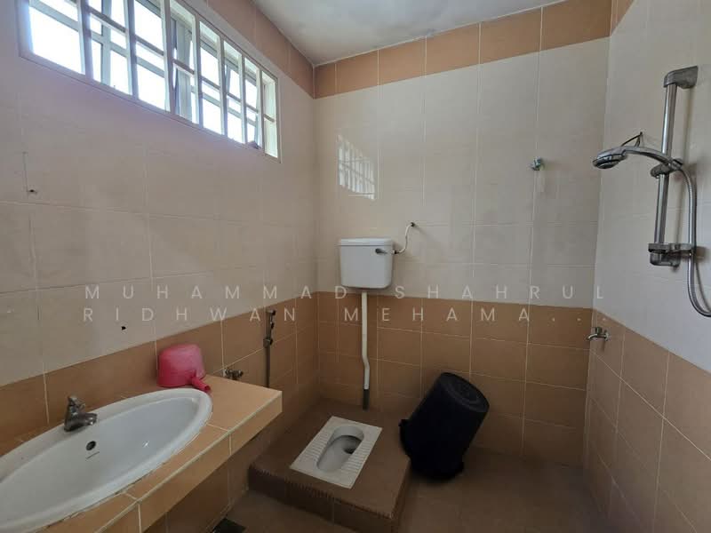 Rumah Banglo untuk Dijual di Bandar Tasik Kesuma (Beranang) - Muhammad Shahrul Ridhwan Mehamad Nasir - Bathroom - PropertyGuru.com.my