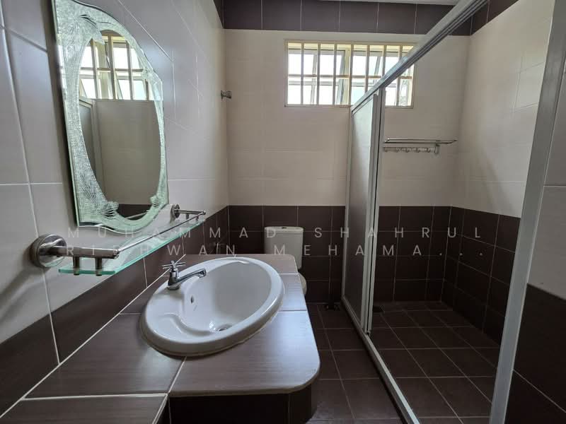 Rumah Banglo untuk Dijual di Bandar Tasik Kesuma (Beranang) - Muhammad Shahrul Ridhwan Mehamad Nasir - Bathroom - PropertyGuru.com.my