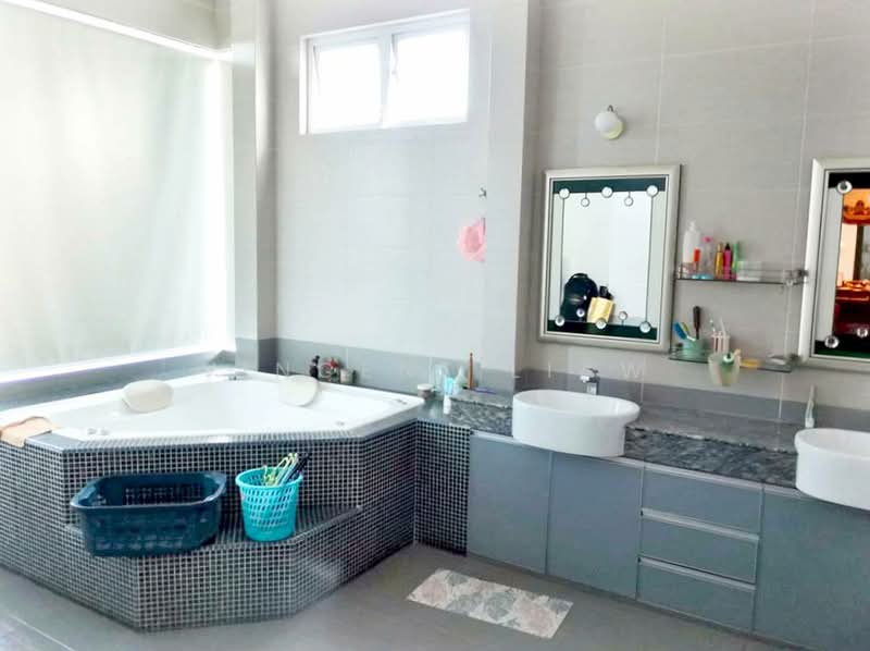 Bungalow House untuk Dijual di Pju 3 (Petaling Jaya) - Vincent Liaw - Bathroom - PropertyGuru.com.my