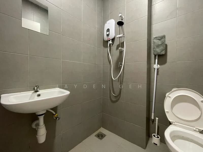 Kondominium untuk Dijual di G Residence - Jayden Geh - Bathroom - PropertyGuru.com.my