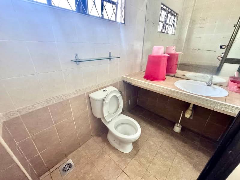 Rumah Berkembar untuk Dijual di Country Heights (Kajang) - Fazri . - PropertyGuru.com.my