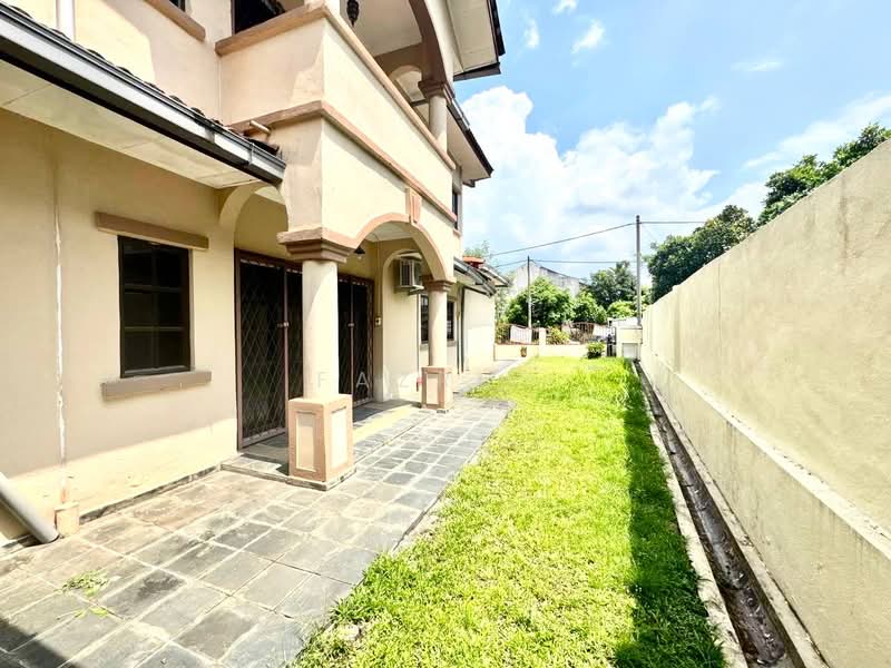 Rumah Berkembar untuk Dijual di Country Heights (Kajang) - Fazri . - PropertyGuru.com.my