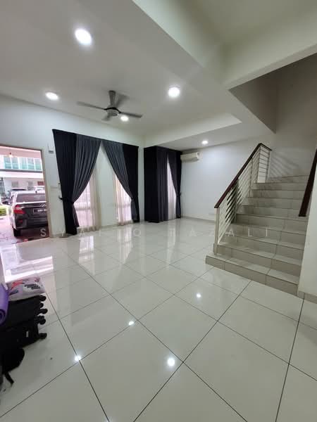 Rumah Teres 3 Tingkat untuk Dijual di Taman Subang Mas (Subang Jaya) - Syafiq Razali - PropertyGuru.com.my