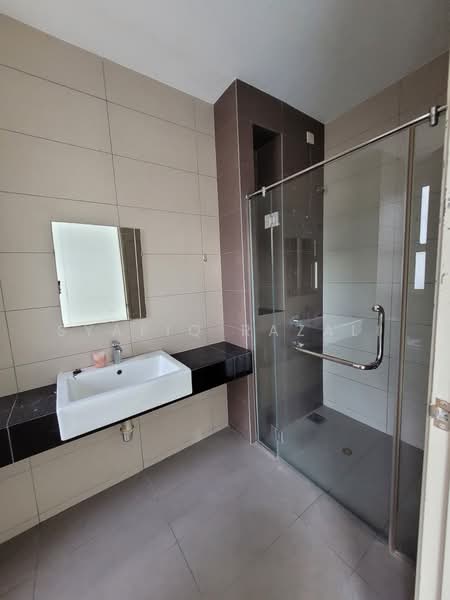 Rumah Teres 3 Tingkat untuk Dijual di Taman Subang Mas (Subang Jaya) - Syafiq Razali - PropertyGuru.com.my