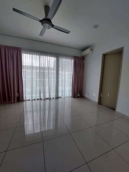 Rumah Teres 3 Tingkat untuk Dijual di Taman Subang Mas (Subang Jaya) - Syafiq Razali - PropertyGuru.com.my