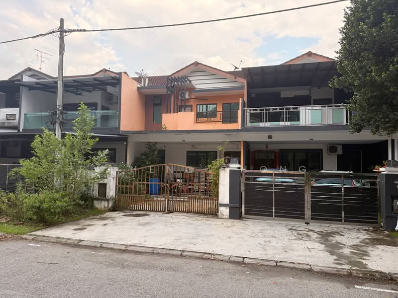 2-storey Terraced House for Sale in Bandar Putra (Kulai) - Fu Heng Chong - Exterior - PropertyGuru.com.my
