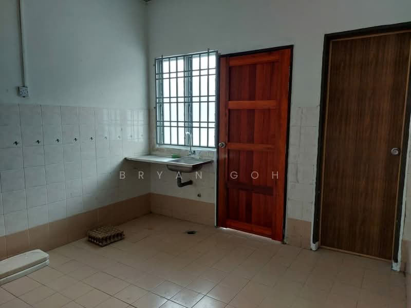 Rumah Teres 2 Tingkat untuk Disewa di Bandar Indahpura (Kulai) - Bryan Goh - Kitchen - PropertyGuru.com.my