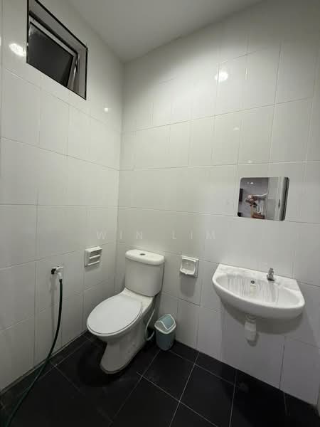 Rumah Teres 2 Tingkat untuk Disewa di Bandar Seri Alam (Masai) - Win Lim - Bathroom - PropertyGuru.com.my