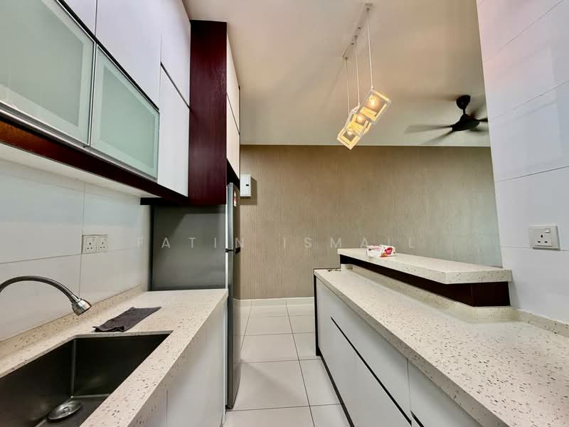Servis Apartment untuk Dijual di KL Traders Square - Fatin Ismail - Kitchen - PropertyGuru.com.my
