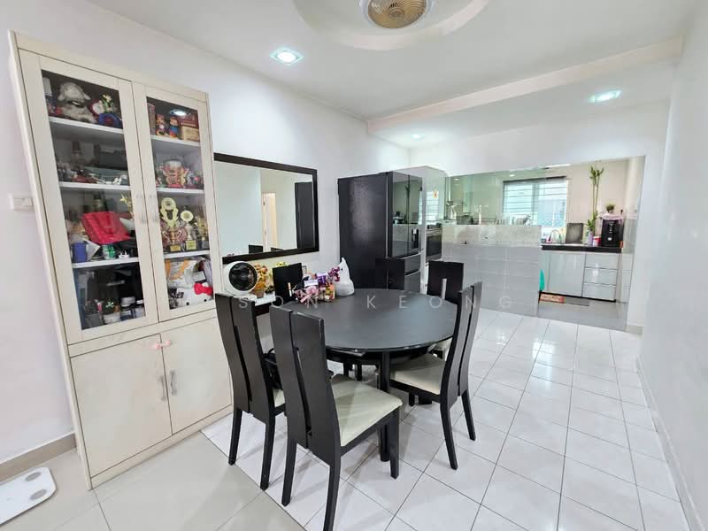 2-storey Terraced House for Sale in Taman Putra Impiana (Puchong) - Jason Keong - Dining Room - PropertyGuru.com.my