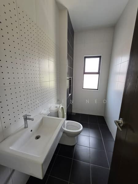 Rumah Berkembar untuk Dijual di Taman Nusa Idaman (Iskandar Puteri (Nusajaya)) - Jayden Neo - Bathroom - PropertyGuru.com.my