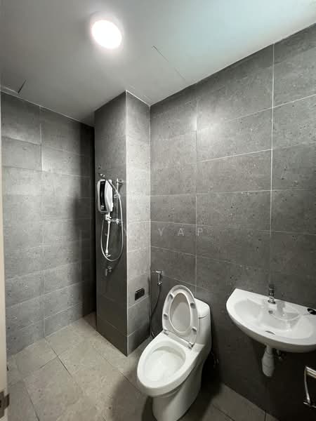 Kondominium untuk Disewa di Verando Residence - JY Yap - Bathroom - PropertyGuru.com.my