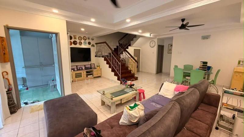 2-storey Terraced House for Rent in TAMAN PUCHONG UTAMA (Puchong) - Simon Chew - Living Room - PropertyGuru.com.my