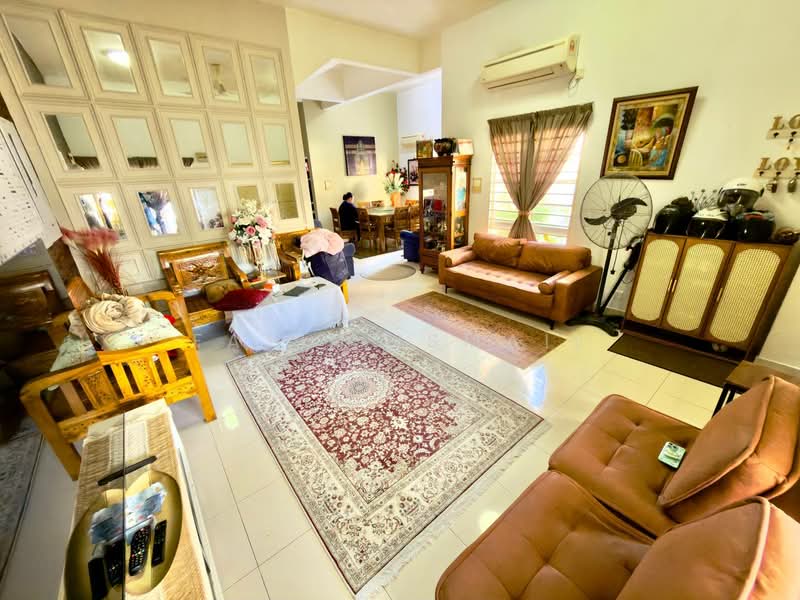 Rumah Teres 3-Tingkat untuk Dijual di Ukay Perdana (Ulu Kelang) - Fatin Ismail - Living Room - PropertyGuru.com.my