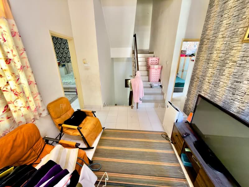 Rumah Teres 3-Tingkat untuk Dijual di Ukay Perdana (Ulu Kelang) - Fatin Ismail - Living Room - PropertyGuru.com.my