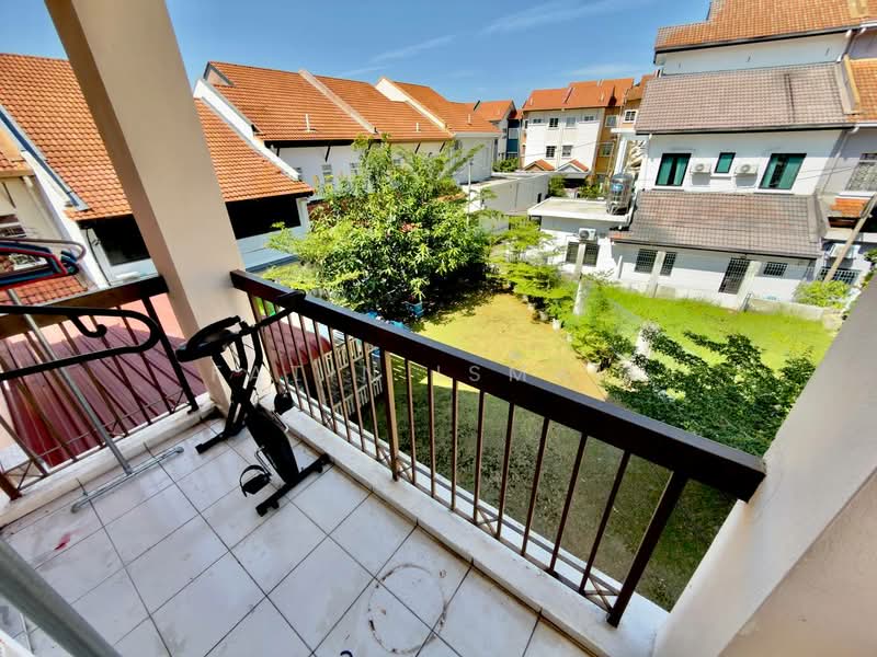 Rumah Teres 3-Tingkat untuk Dijual di Ukay Perdana (Ulu Kelang) - Fatin Ismail - Balcony - PropertyGuru.com.my
