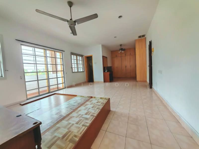 Rumah Berkembar untuk Dijual di Puchong (Selangor) - Eric Foo - Living Room - PropertyGuru.com.my