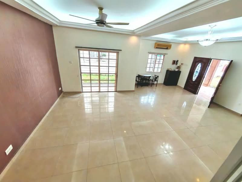 Rumah Berkembar untuk Dijual di Puchong (Selangor) - Eric Foo - Living Room - PropertyGuru.com.my