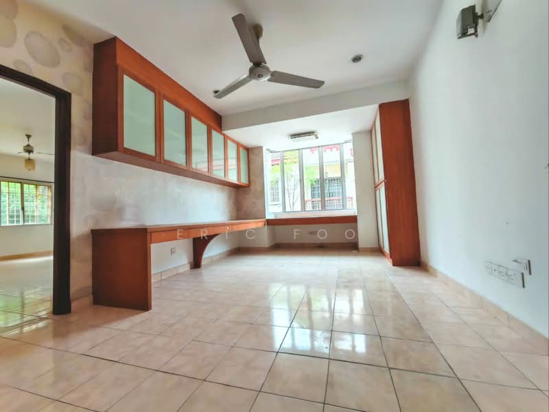 Rumah Berkembar untuk Dijual di Puchong (Selangor) - Eric Foo - Study - PropertyGuru.com.my