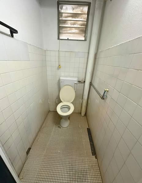 Rumah Flat untuk Dijual di Flat Pandan Indah 3/3 - Alex Yin - Bathroom - PropertyGuru.com.my