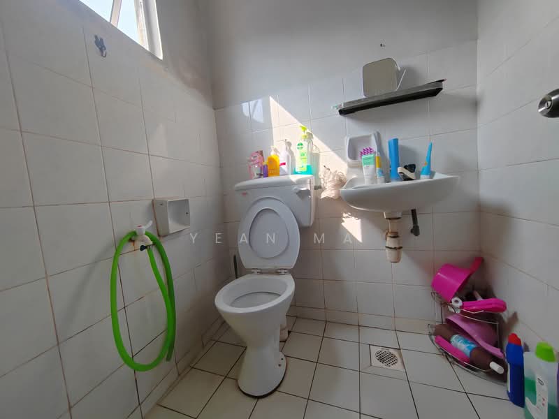 Apartment for Sale at Bandar Tasik Puteri - Yean Ma - Bathroom - PropertyGuru.com.my