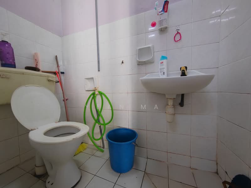 Apartment for Sale at Bandar Tasik Puteri - Yean Ma - Bathroom - PropertyGuru.com.my