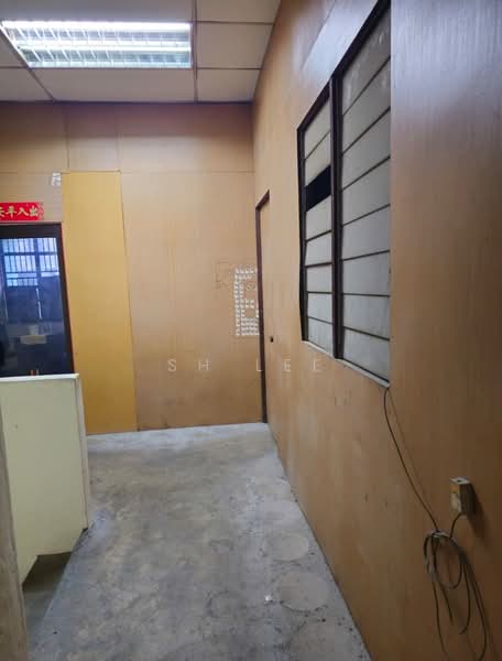 Shop / Office for Rent in Kawasan Perusahaan Sungai Lokan (Butterworth) - SH Lee - Corridor - PropertyGuru.com.my