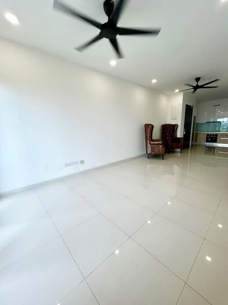 Servis Apartment untuk Disewa di Sunway Belfield - Edward Yap - Living Room - PropertyGuru.com.my