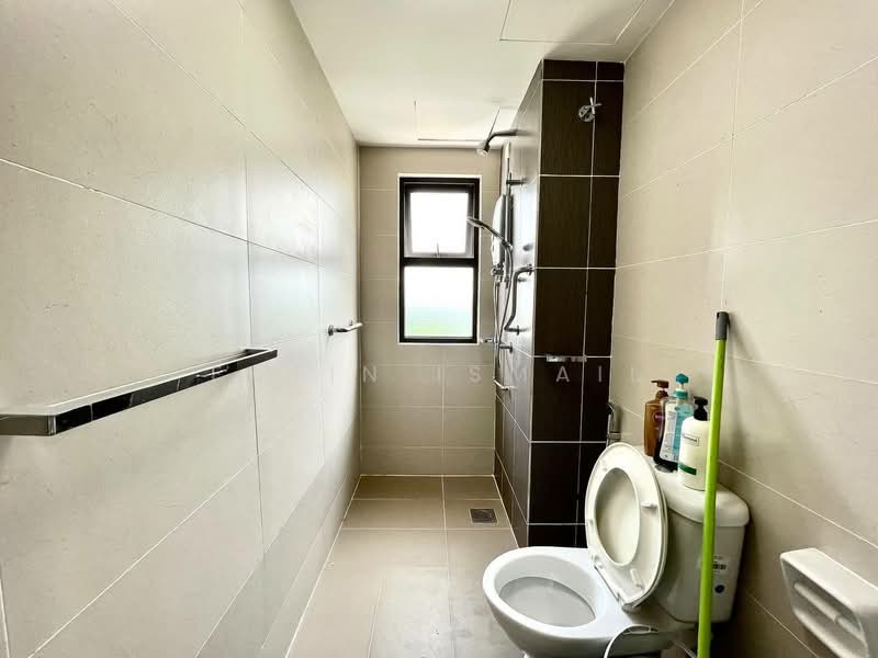 Pangsapuri untuk Dijual di Vista Mahogani @ Saujana Impian - Fatin Ismail - Bathroom - PropertyGuru.com.my