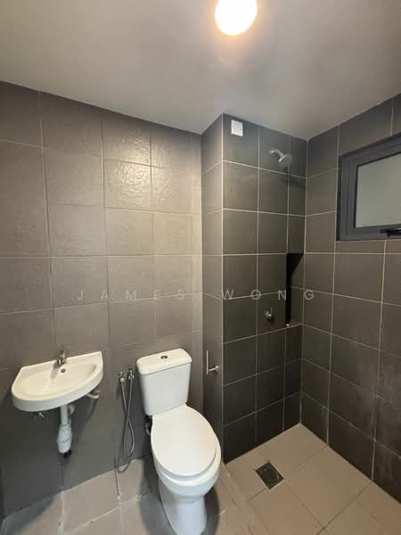 Kondominium untuk Disewa di Sky Awani Residensi 4 - James Wong - Bathroom - PropertyGuru.com.my