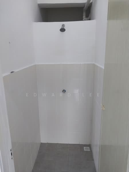 Pangsapuri untuk Dijual di Shineville Garden - Edward Lee - Bathroom - PropertyGuru.com.my