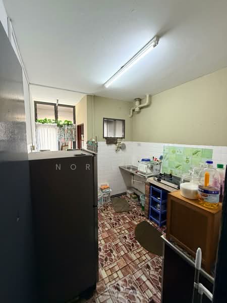 Flat for Sale at Flat PKNS Seksyen 8 - Norlela . - Kitchen - PropertyGuru.com.my