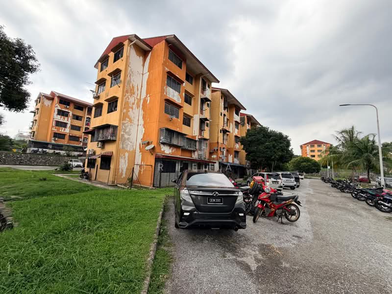 Flat for Sale at Flat PKNS Seksyen 8 - Norlela . - Exterior - PropertyGuru.com.my