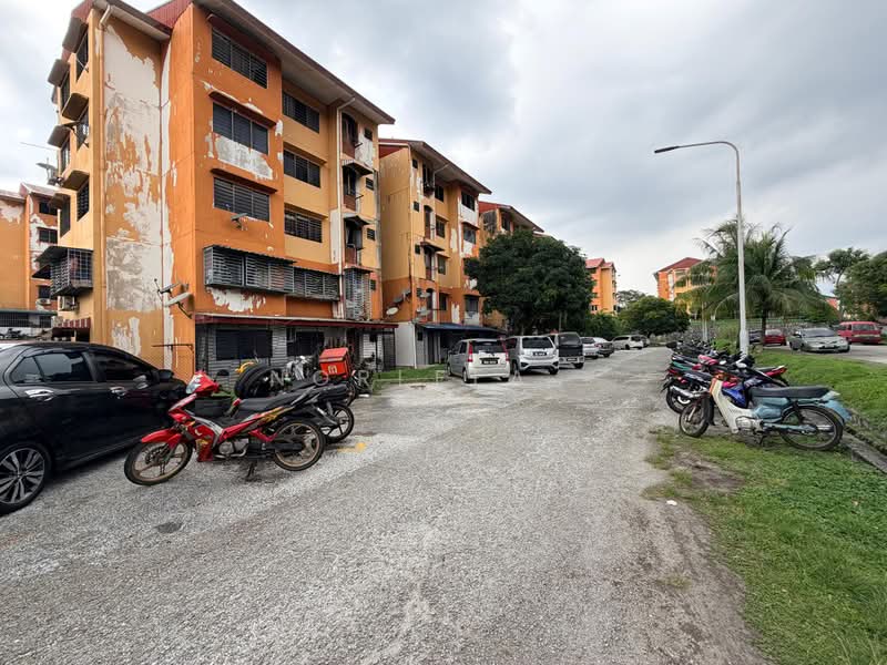 Flat for Sale at Flat PKNS Seksyen 8 - Norlela . - Exterior - PropertyGuru.com.my