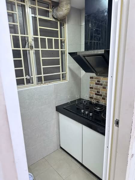 Pangsapuri untuk Disewa di Seri Baiduri - Max Khor Phor xiong - Kitchen - PropertyGuru.com.my