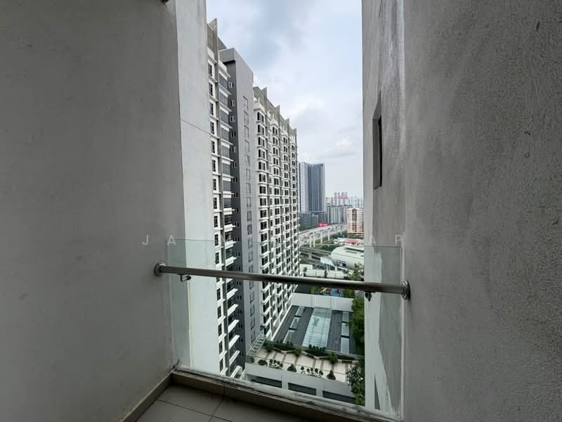 Servis Apartment untuk Disewa di Eve Suite / NZX Square - Jasmine Yap - Balcony - PropertyGuru.com.my