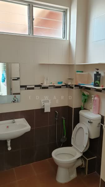 Pangsapuri untuk Dijual di Taman Sri Idaman - Edward Lee - Bathroom - PropertyGuru.com.my