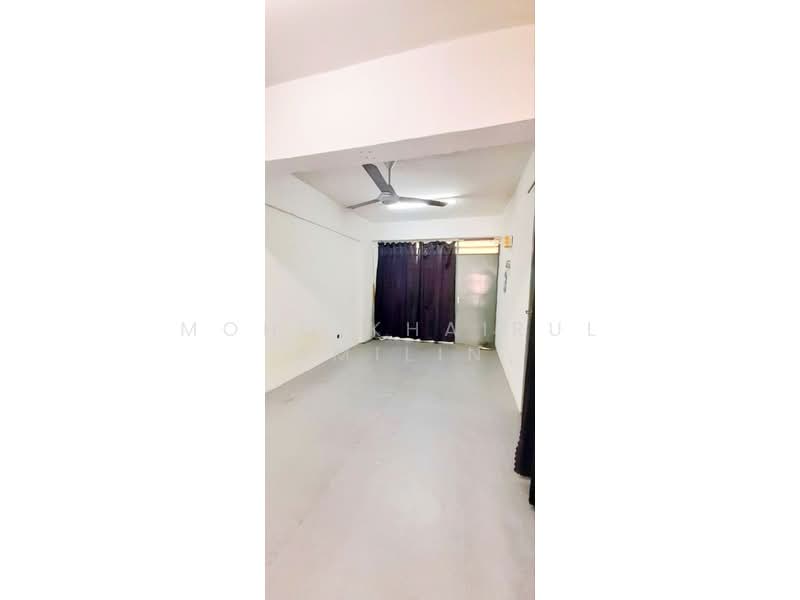 Flat for Sale at Desa Mentari Flat (Block 1) - Mohd Khairul Amilin - Living Room - PropertyGuru.com.my