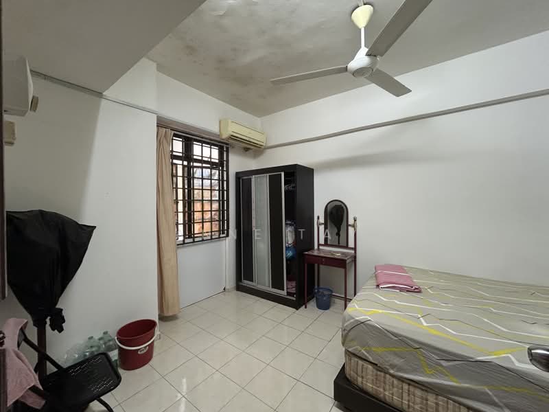 Kondominium untuk Dijual di Kondominium Tanjung Puteri - Anne Tay - Bedroom - PropertyGuru.com.my