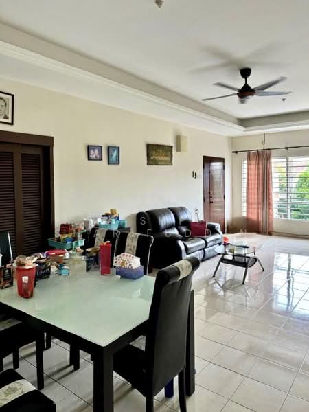 Pangsapuri untuk Dijual di Indah Cempaka - Kashfi Sharifuddin - Living Room - PropertyGuru.com.my