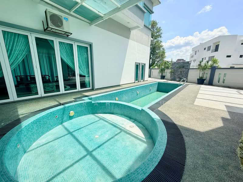 Rumah Banglo untuk Dijual di Sungai Long (Bandar Sungai Long) - FARAH YUSUF - Exterior - PropertyGuru.com.my