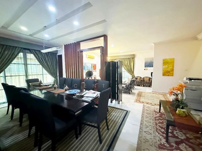 Rumah Berkembar untuk Dijual di Tropicana Golf and Country Resort (Tropicana) - Vincent Liaw - Dining Room - PropertyGuru.com.my