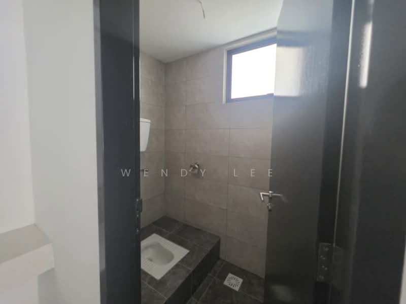 Shop for Rent in BANDAR PUCHONG JAYA (Puchong) - Wendy Lee - Bathroom - PropertyGuru.com.my