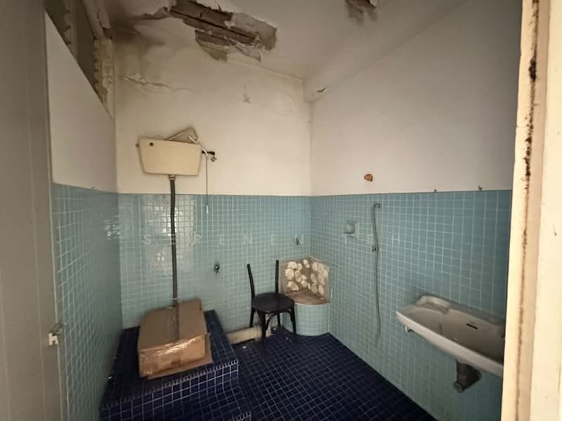 Kedai untuk Disewa di George Town (Penang) - SERENEN TEH - Bathroom - PropertyGuru.com.my