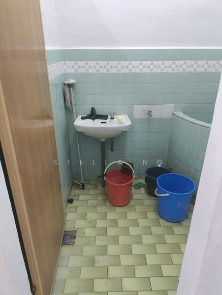 1-storey Terraced House for Rent in Taman Ungku Tun Aminah (Skudai) - Stella Ng - Bathroom - PropertyGuru.com.my