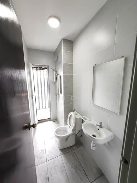Kondominium untuk Disewa di KSL Residence 2 @ Kangkar Tebrau - Michelle Kueh - Bathroom - PropertyGuru.com.my