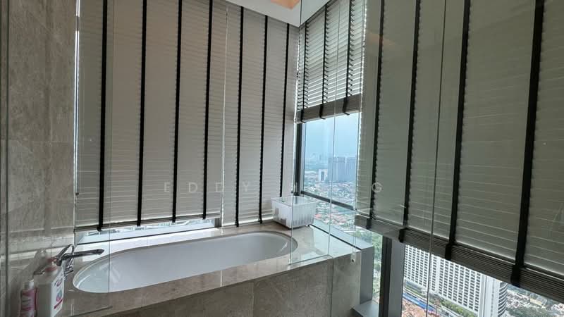 Servis Apartment untuk Disewa di The Ritz-Carlton Residences - Eddy Hong - Bathroom - PropertyGuru.com.my