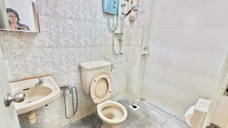 1.5-storey Terraced House for Sale in Usj 6 (Subang Jaya) - Ryo Chung - Bathroom - PropertyGuru.com.my