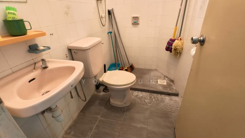 1.5-storey Terraced House for Sale in Usj 6 (Subang Jaya) - Ryo Chung - Bathroom - PropertyGuru.com.my