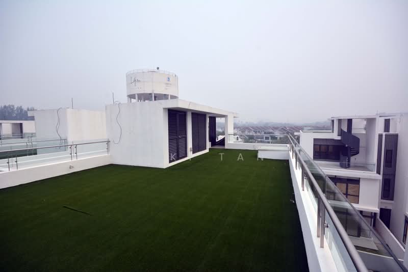Semi-Detached House for Sale in Lake Fields (Sungai Besi) - Suki Tan - Roof - PropertyGuru.com.my